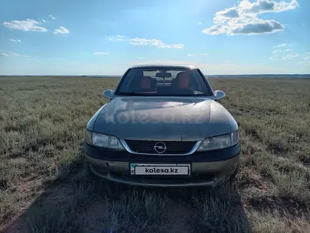Opel Vectra 1996 года за 650 000 тг. в Актобе – фото 3