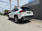 Toyota RAV4 2021 года за 14 900 000 тг. в Караганда – фото 5