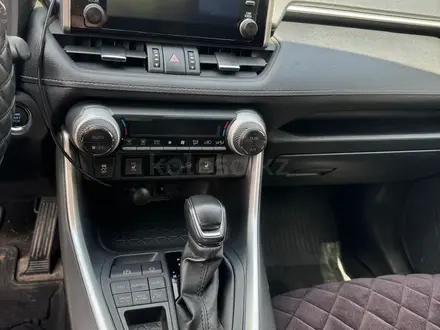 Toyota RAV4 2021 года за 14 900 000 тг. в Караганда – фото 11