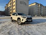 Toyota RAV4 2021 годаfor15 500 000 тг. в Караганда