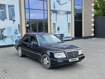 Mercedes-Benz E 220 1993 года за 2 000 000 тг. в Кызылорда