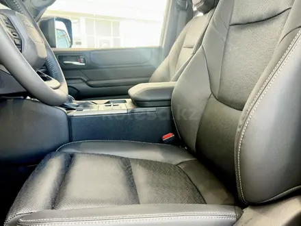 Toyota Land Cruiser Prado Luxe+ 2025 года за 48 490 000 тг. в Астана – фото 11