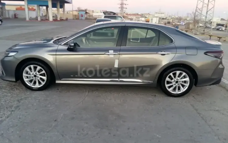 Toyota Camry 2023 года за 16 500 000 тг. в Актау