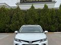 Toyota Camry 2023 года за 14 000 000 тг. в Актау – фото 2