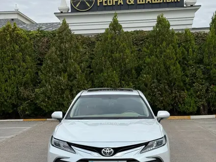 Toyota Camry 2023 года за 14 000 000 тг. в Актау – фото 2