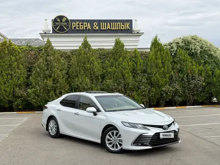 Toyota Camry 2023 года за 14 000 000 тг. в Актау