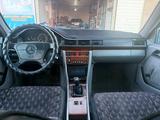 Mercedes-Benz E 200 1993 года за 1 250 000 тг. в Жезказган – фото 5