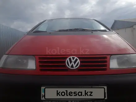 Volkswagen Sharan 1995 года за 2 950 000 тг. в Актобе – фото 18