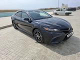 Toyota Camry 2021 года за 13 500 000 тг. в Актау