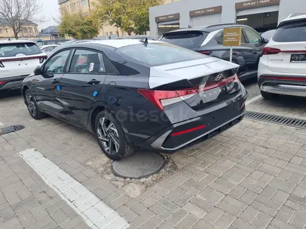 Hyundai Elantra 2023 года за 12 700 000 тг. в Шымкент – фото 3