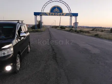 Toyota Voxy 2009 года за 5 000 000 тг. в Астана – фото 22