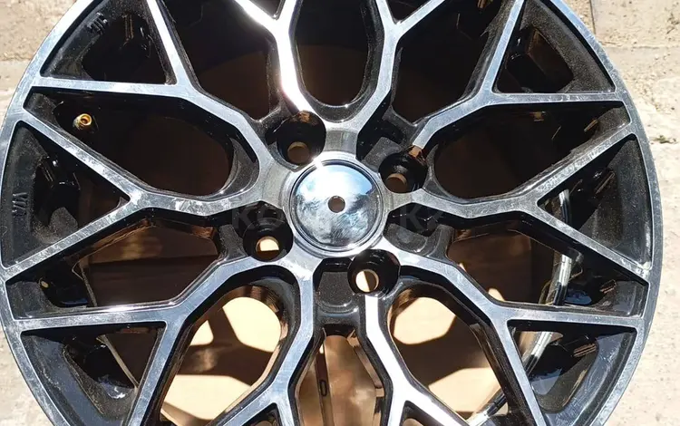 Replica 1083 6.5x15/4x100 D67.1 ET35 черный, серебристый за 180 000 тг. в Костанай