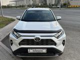 Toyota RAV4 2019 годаfor15 100 000 тг. в Астана