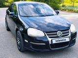 Volkswagen Jetta 2007 года за 2 200 000 тг. в Уральск – фото 2