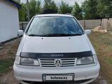 Volkswagen Sharan 1997 года за 2 000 000 тг. в Актобе – фото 4