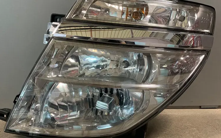 Фара левая NISSAN Elgrand E51 02-10 г. В. за 40 000 тг. в Караганда