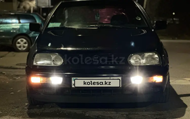 Volkswagen Golf 1997 года за 900 000 тг. в Алматы