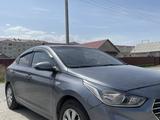 Hyundai Solaris 2017 года за 4 200 000 тг. в Атырау – фото 2