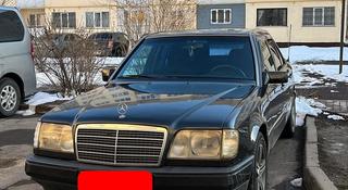 Mercedes-Benz E 220 1994 года за 2 000 000 тг. в Алматы