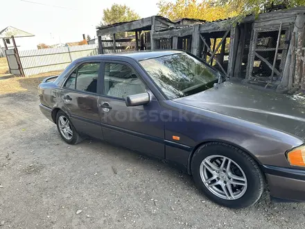 Mercedes-Benz C 180 1993 года за 2 100 000 тг. в Семей – фото 2