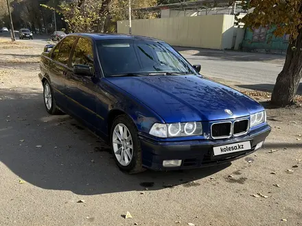 BMW 318 1994 года за 1 500 000 тг. в Семей