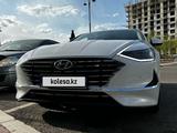 Hyundai Sonata 2023 года за 14 450 000 тг. в Астана – фото 2