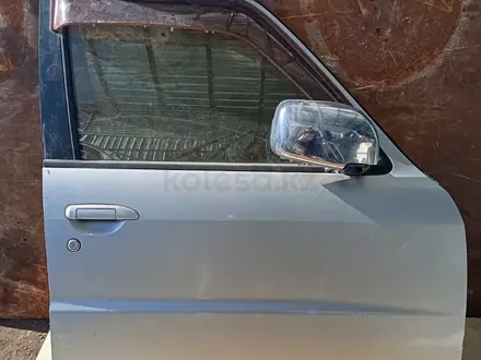 Nissan Patrol Y61 рестайлинг дверь боковая за 300 000 тг. в Алматы