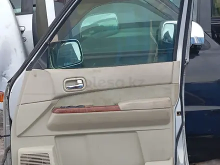 Nissan Patrol Y61 рестайлинг дверь боковая за 300 000 тг. в Алматы – фото 2
