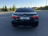 Toyota Camry 2018 года за 14 000 000 тг. в Костанай – фото 4