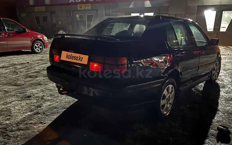 Volkswagen Vento 1993 годаfor600 000 тг. в Караганда