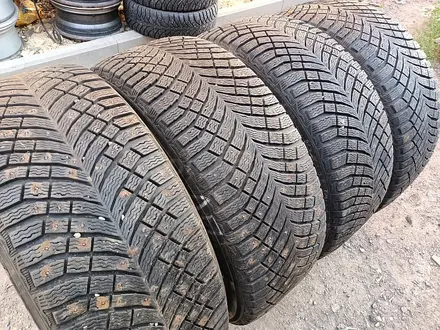 Шины 275/50 R21 — "Michelin X-Ice North 4 SUV" (Венгрия), шипован за 600 000 тг. в Астана – фото 2