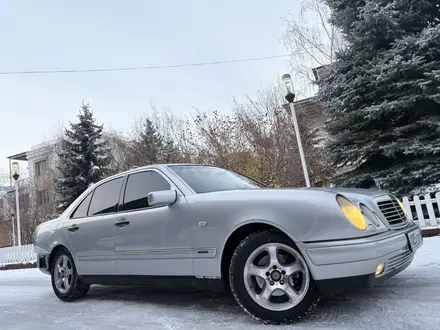Mercedes-Benz E 240 1998 года за 2 450 000 тг. в Алматы