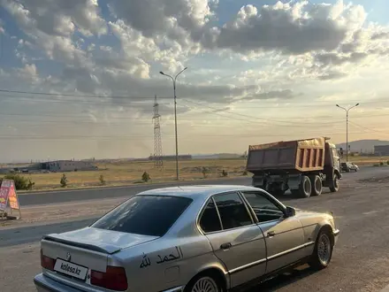 BMW 525 1990 года за 1 300 000 тг. в Мерке – фото 3