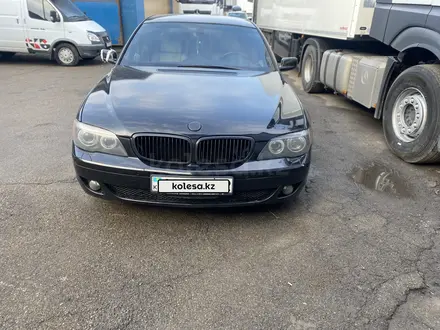 BMW 750 2005 года за 5 853 000 тг. в Алматы – фото 4