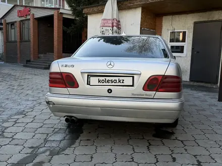 Mercedes-Benz E 280 1997 года за 3 500 000 тг. в Усть-Каменогорск – фото 9