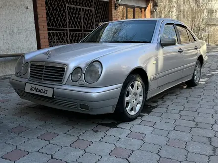 Mercedes-Benz E 280 1997 года за 3 500 000 тг. в Усть-Каменогорск – фото 8