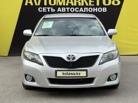 Toyota Camry 2011 года за 8 250 000 тг. в Тараз – фото 2