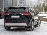 Toyota RAV4 2023 года за 24 800 000 тг. в Астана – фото 3