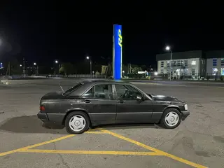 Mercedes-Benz 190