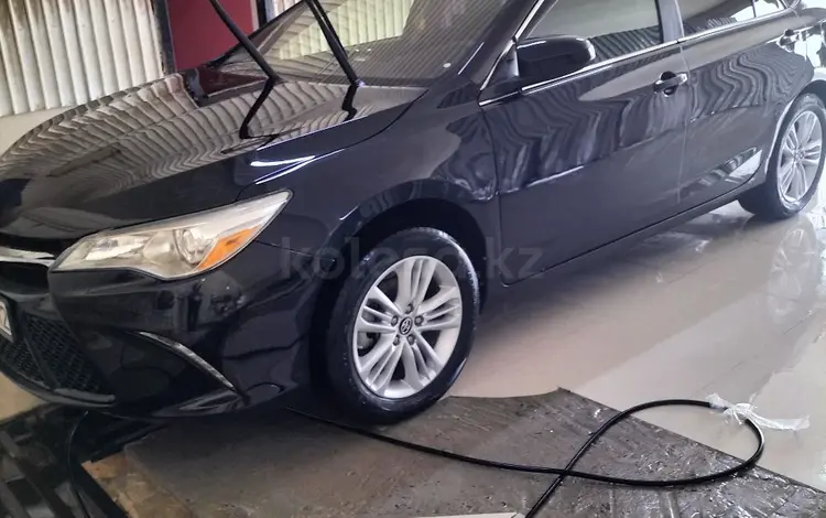 Toyota Camry 2017 года за 10 000 000 тг. в Жанаозен