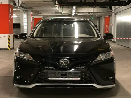 Toyota Camry 2020 года за 13 500 000 тг. в Алматы