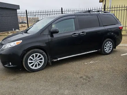 Toyota Sienna 2015 года за 15 000 000 тг. в Актау – фото 2