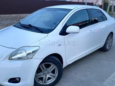 Toyota Yaris 2009 года за 4 700 000 тг. в Атырау – фото 2