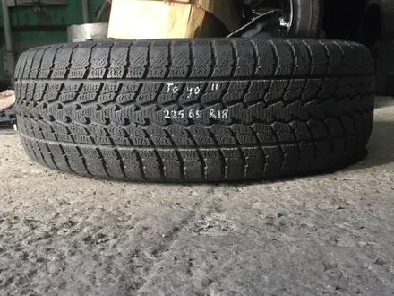 Резина 1-шт 225/65 r18 Toyo из Японии за 23 000 тг. в Алматы