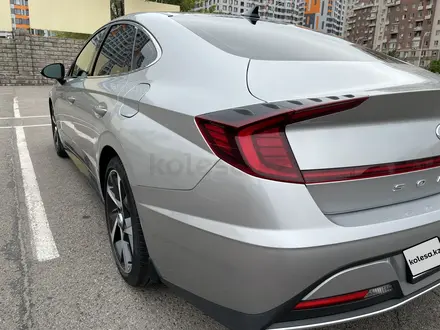 Hyundai Sonata 2021 года за 12 600 000 тг. в Алматы – фото 13