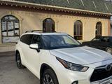 Toyota Highlander 2022 года за 26 500 000 тг. в Тараз