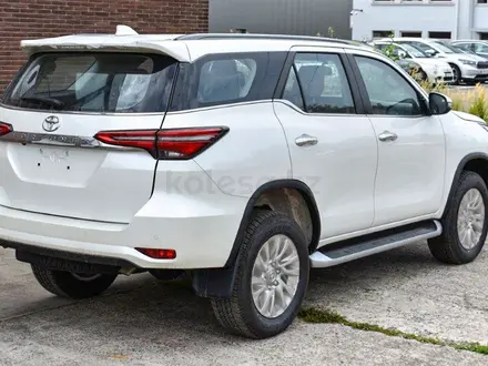 Toyota Fortuner 2022 года за 21 300 000 тг. в Семей – фото 25