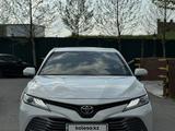 Toyota Camry 2018 года за 15 000 000 тг. в Шымкент – фото 2