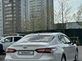 Toyota Camry 2018 года за 15 000 000 тг. в Шымкент – фото 3
