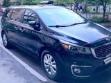 Kia Sedona 2017 года за 12 500 000 тг. в Алматы – фото 2